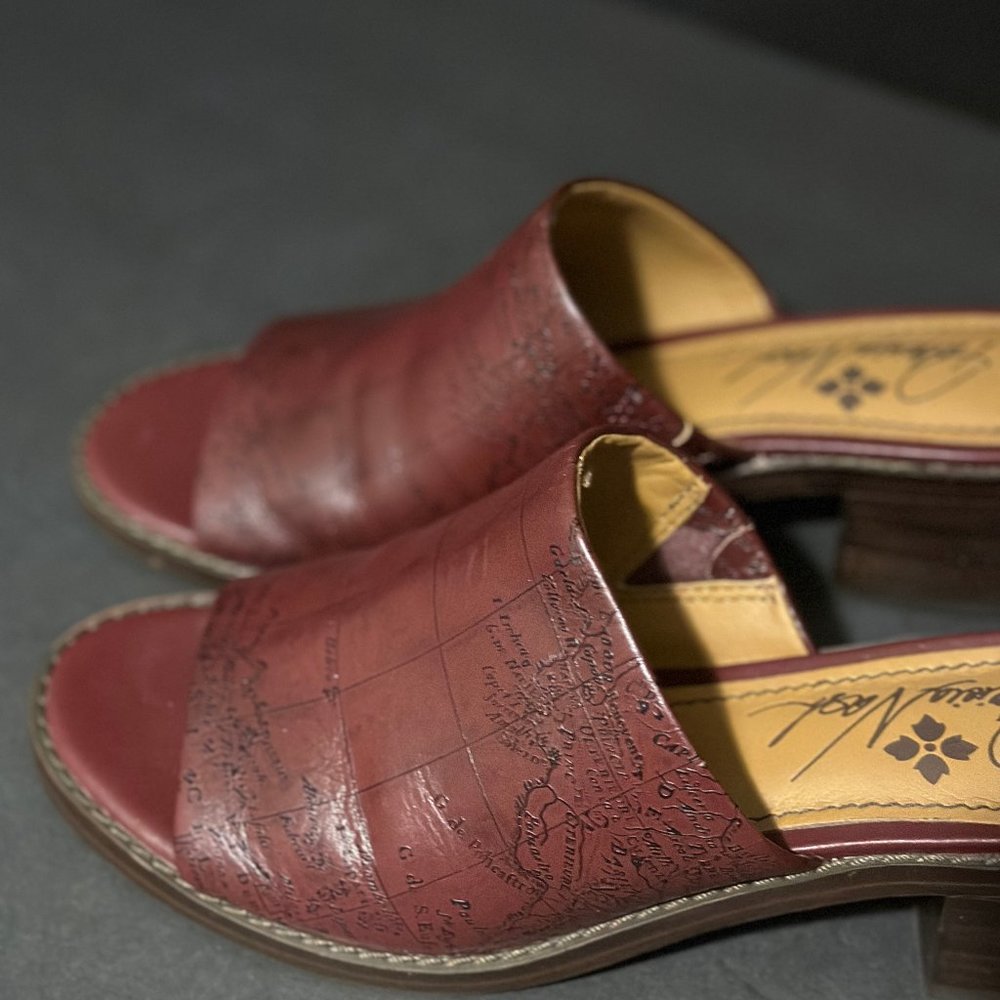 RARE!! Patricia Nash Womans Block Heel Open Toe Map Print Mules